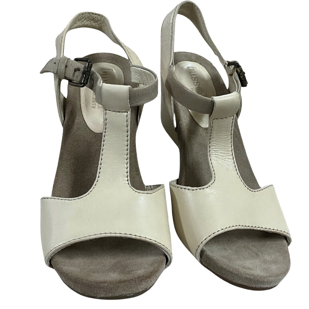 Esska Malmo Cream Leather Sandal, New in Box.